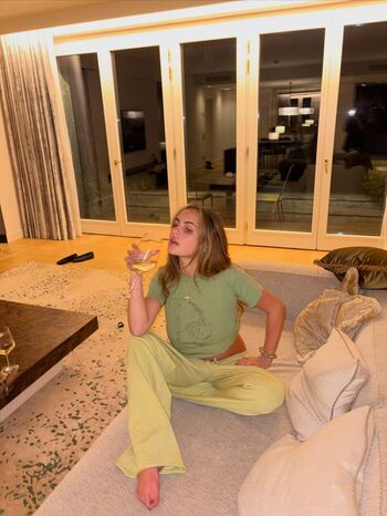 Full leaked Sarabella harris private onlyfans photo