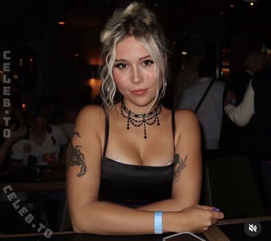 Full leaked Sarahtoninx private onlyfans photo