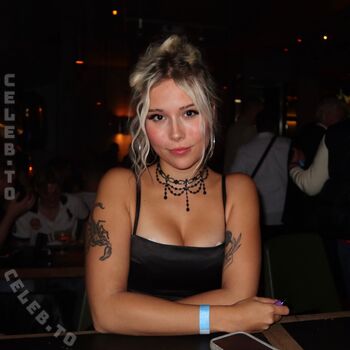 Full leaked Sarahtoninx private onlyfans photo