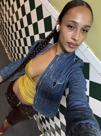 Full leaked Sarina private onlyfans photo
