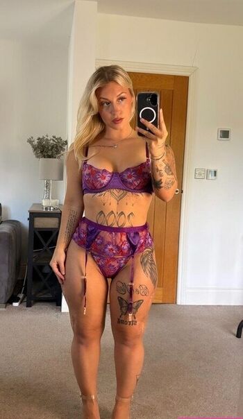 Full leaked Senna whiteman page private onlyfans photo