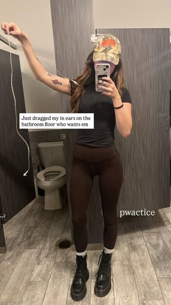 Full leaked Showing teeth page private onlyfans photo
