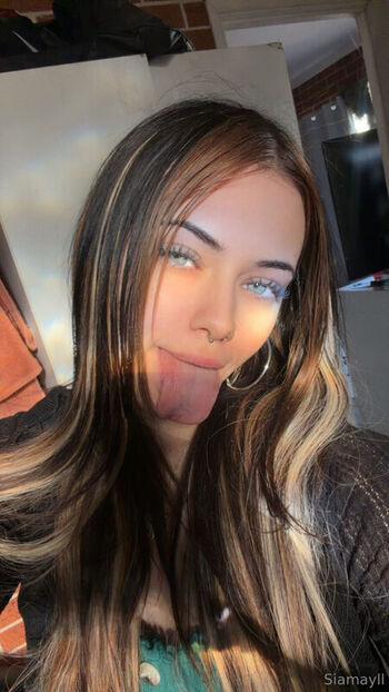 Full leaked Siamayll page private onlyfans photo