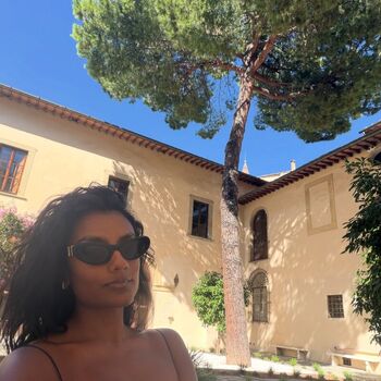 Full leaked Simone ashley page private onlyfans photo