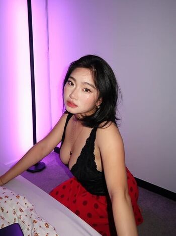 Full leaked Strawbeary th page private onlyfans photo