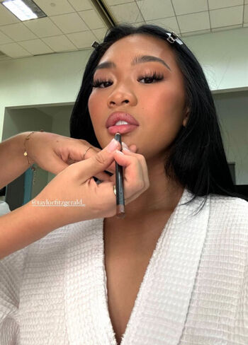 Full leaked Suni lee page private onlyfans photo