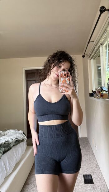 Full leaked Symone blust private onlyfans photo