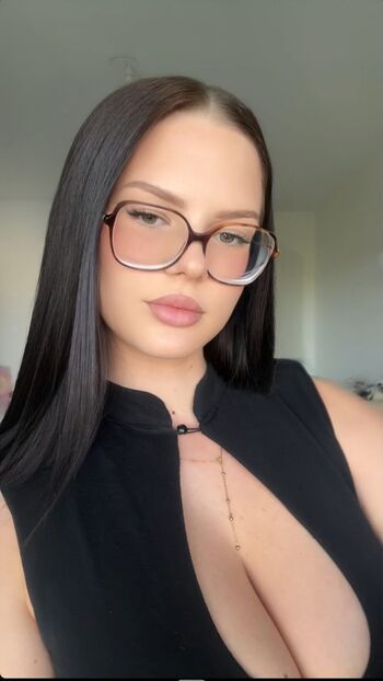 Full leaked Taracute private onlyfans photo