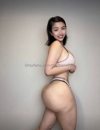 Full leaked Thathoneydip  page private onlyfans photo