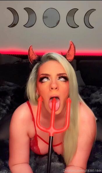 Full leaked Thizzlecow page private onlyfans photo