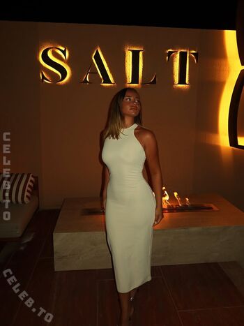Full leaked Valonaash page private onlyfans photo
