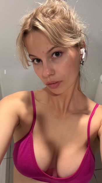 Full leaked Varvarik star page private onlyfans photo