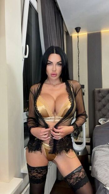 Full leaked Venami page private onlyfans photo