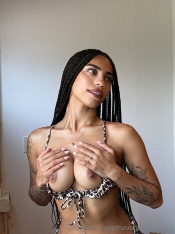 Full leaked Venusmarquez page private onlyfans photo