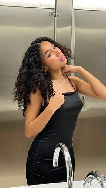 Full leaked Veronicaeclatt page private onlyfans photo