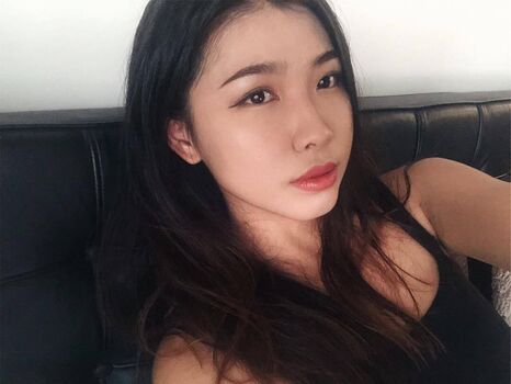 Full leaked Vina sky page private onlyfans photo