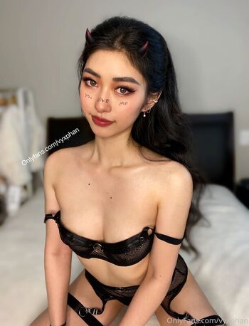 Full leaked Vyxia vyxphan page private onlyfans photo