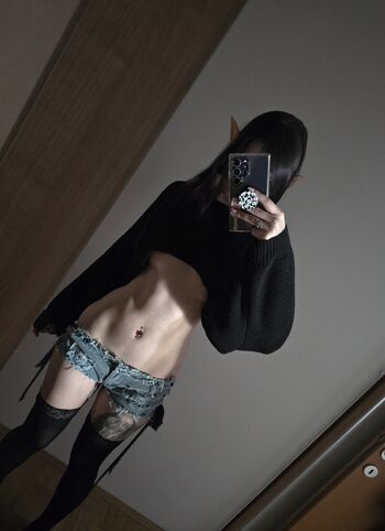 Full leaked Weeniestwee private onlyfans photo
