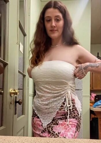 Full leaked Lilywright/ private onlyfans photo