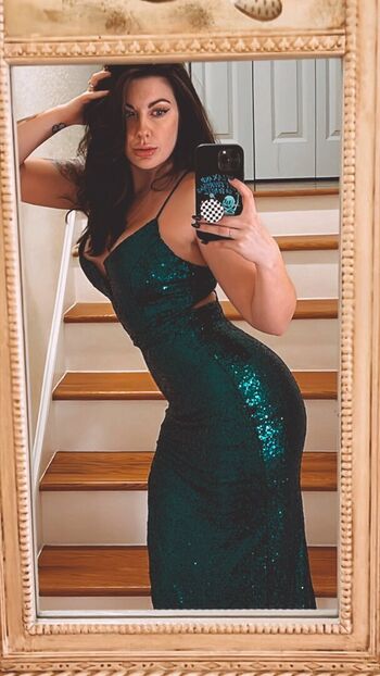 Full leaked Wineoperator private onlyfans photo