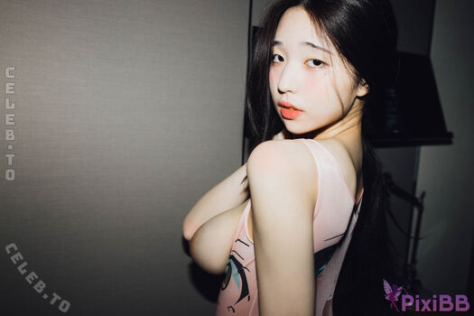 Full leaked Yeonwoo lee page private onlyfans photo