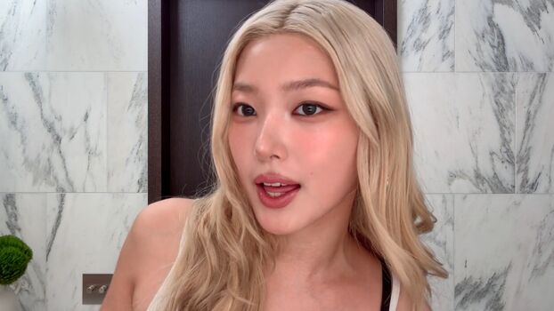 Full leaked Yoonchae page private onlyfans photo
