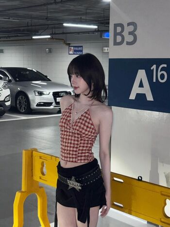 Full leaked Yuqi page private onlyfans photo