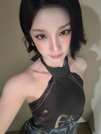 Full leaked Yuqi page private onlyfans photo