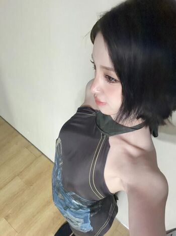 Full leaked Yuqi page private onlyfans photo