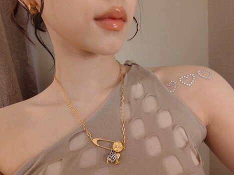 Full leaked Yuqi page private onlyfans photo